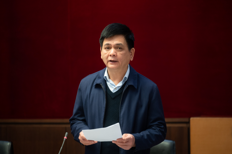 Phó Chủ tịch Hội đồng Dân tộc Nguyễn Lâm Thành phát biểu tại phiên họp - Ảnh H.Ngọc