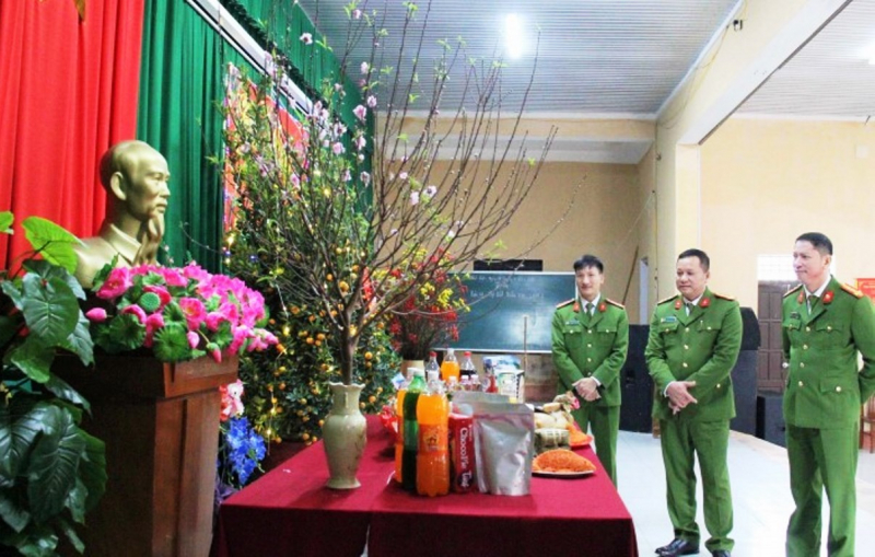 Đoàn công tác Cục Cảnh sát Quản lý Trại giam kiểm tra công tác đảm bảo an ninh dịp Tết tại trại giam Thanh Phong