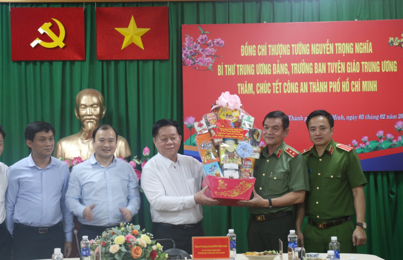 Trưởng Ban Tuyên giáo Trung ương Nguyễn Trọng Nghĩa thăm, chúc Tết tại Tiền Giang và TP. Hồ Chí Minh -0