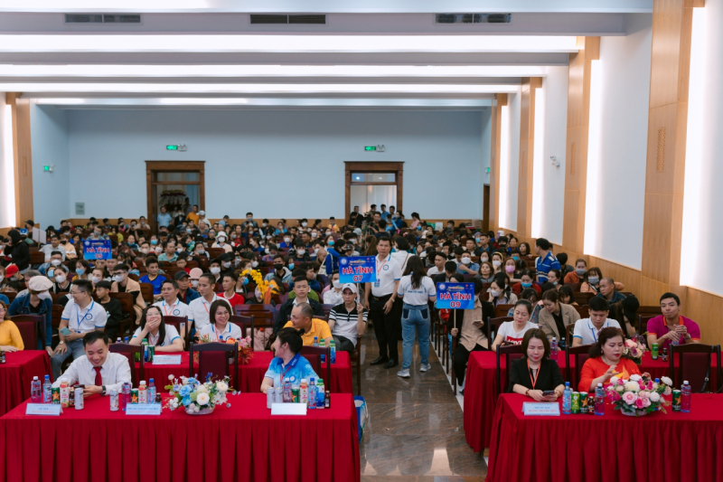 Hội Doanh nghiệp Hà Tĩnh phía Nam đưa sinh viên, người lao động về quê ăn Tết -0