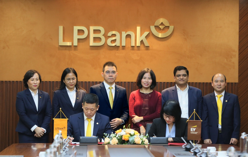 LPBank và EY Consulting VN ký hợp đồng Tư vấn và triển khai Hệ thống đo lường lợi nhuận đa chiều -0