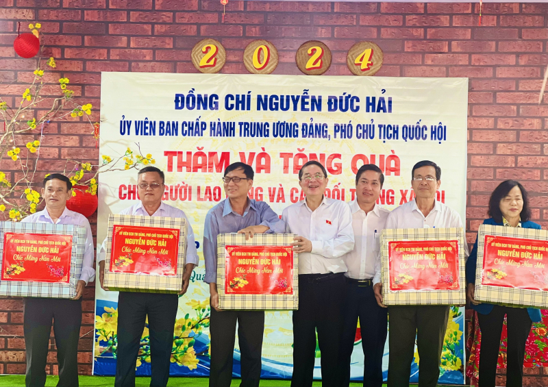 Phó Chủ tịch Quốc hội Nguyễn Đức Hải dâng hương, thăm, chúc Tết tại tỉnh Quảng Nam và TP Đà Nẵng. -4