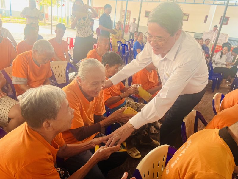 Phó Chủ tịch Quốc hội Nguyễn Đức Hải dâng hương, thăm, chúc Tết tại tỉnh Quảng Nam và TP Đà Nẵng. -8