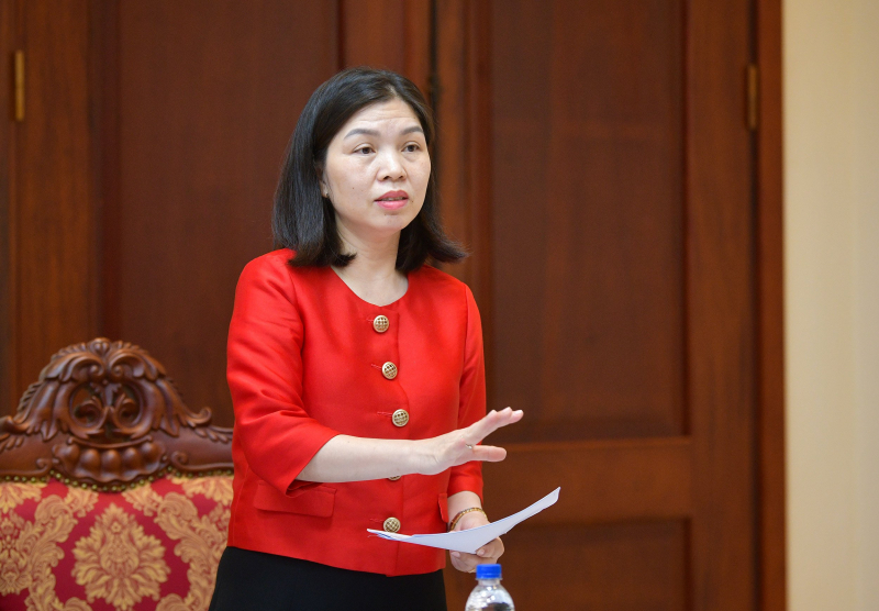 Vụ trưởng Vụ Thông tin Hoàng Thị Lan Nhung phát biểu tại cuộc họp - Ảnh H.Ngọc