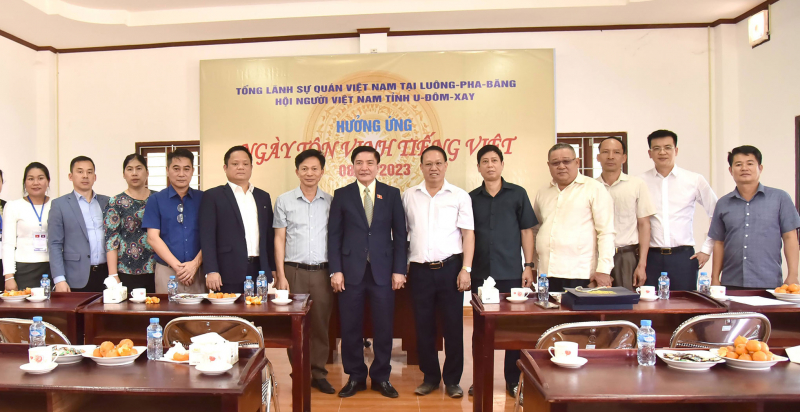Tổng Thư ký Quốc hội, Chủ nhiệm Văn phòng Quốc hội Bùi Văn Cường gặp mặt Hội người Việt Nam tỉnh Oudomxay, Lào -0