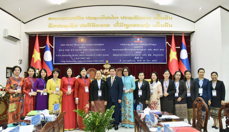 Chân thành, tin cậy, giúp đỡ lẫn nhau thực hiện tốt nhiệm vụ tham mưu, giúp việc cho Quốc hội Việt Nam và Quốc hội Lào -0