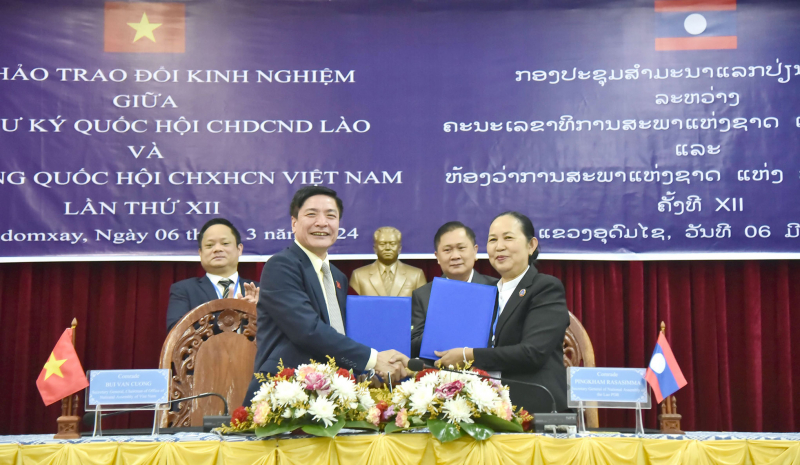 Hội thảo trao đổi kinh nghiệm công tác giữa Ban Thư ký Quốc hội Lào và Văn phòng Quốc hội Việt Nam lần thứ XII -0
