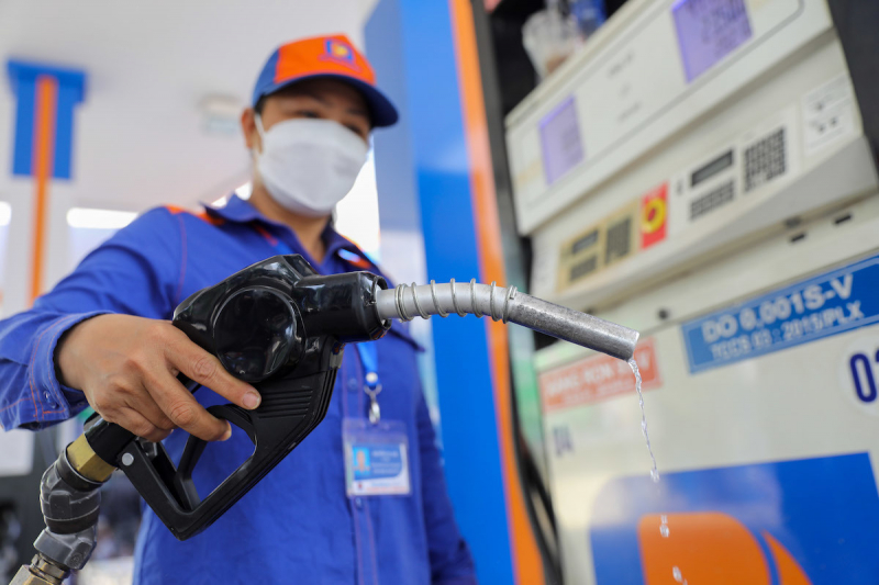 Giá xăng dầu đồng loạt giảm nhẹ -0