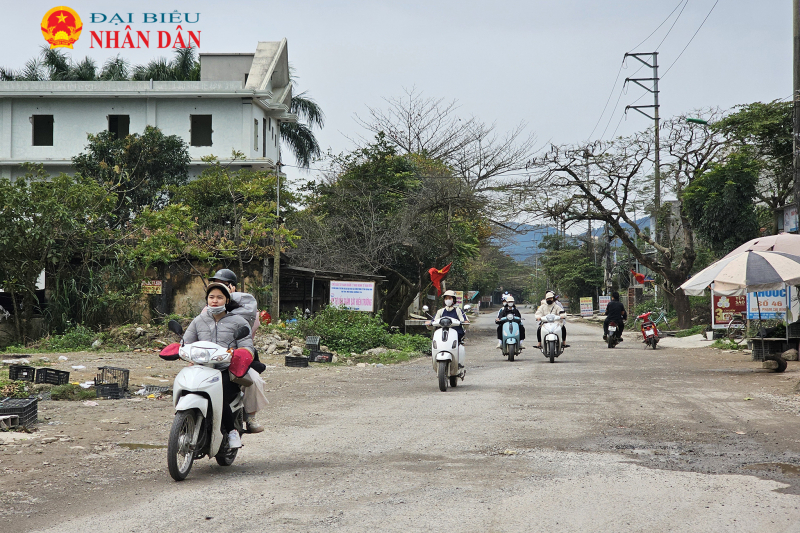 Vân Đồn (Quảng Ninh): Người dân đề nghị xử lý nghiêm tình trạng xe “quá khổ” cày nát đường dân sinh -0