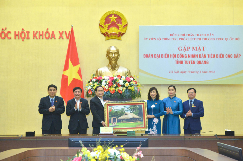 Phó Chủ tịch Thường trực Quốc hội Trần Thanh Mẫn gặp mặt Đoàn Đại biểu HĐND tiêu biểu các cấp tỉnh Tuyên Quang