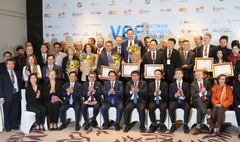 Thủ tướng kêu gọi các doanh nghiệp FDI đồng hành cùng Việt Nam thực hiện chuyển đổi xanh (ảnh Thanh Bình)