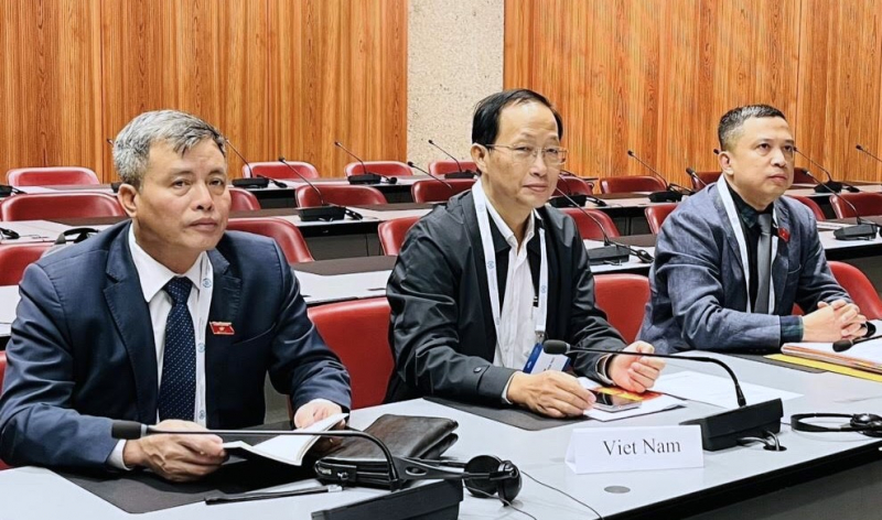 Phó Chủ tịch Quốc hội, Thượng tướng Trần Quang Phương đến Thuỵ Sỹ, bắt đầu chuyến tham dự Đại hội đồng IPU 148