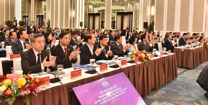 Chủ tịch Quốc hội Vương Đình Huệ dự khai mạc Hội nghị toàn quốc tổng kết công tác HĐND các tỉnh, thành phố năm 2023 và triển khai kế hoạch công tác năm 2024 -0