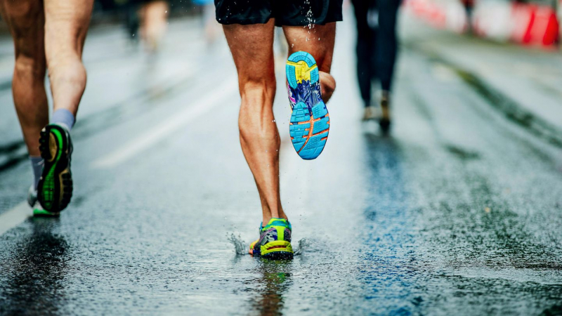 Một người tử vong trên đường chạy marathon, bác sĩ cảnh báo điều cần lưu ý khi chạy bộ -0