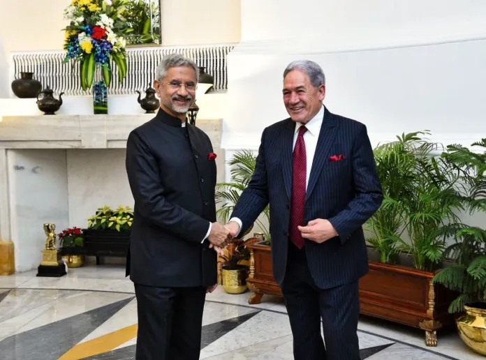 Ngoại trưởng Ấn Độ Jaishankar đón Ngoại trưởng New Zealand Winston Peters tại New Delhi. Ảnh: X@Winston Peters
