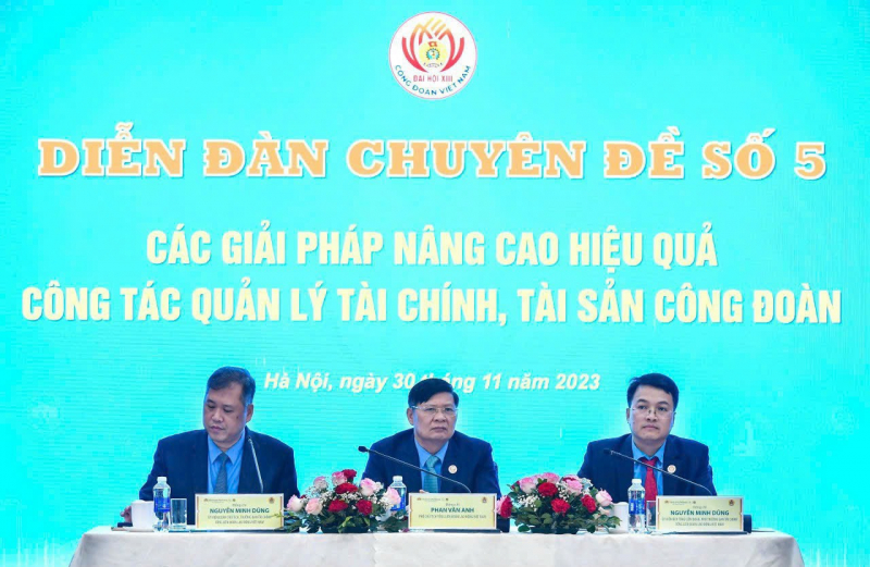 Diễn đàn chuyên đề số 5 trước thềm Đại hội XIII Công đoàn Việt Nam đề xuất, kiến nghị các giải pháp nâng cao hiệu quả quản lý tài chính, tài sản công đoàn. Ảnh SƠN BÁCH