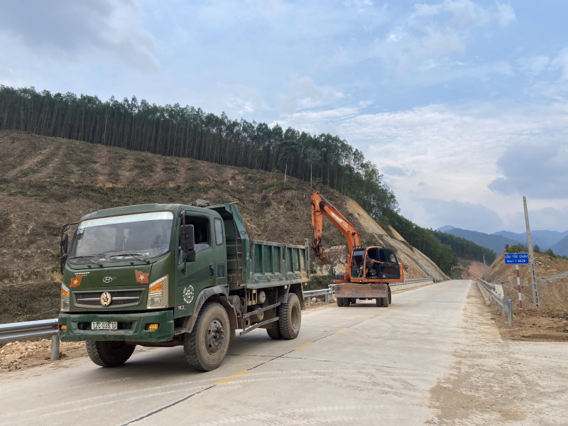 Bắc Giang: Doanh nghiệp tiếp thu, cam kết khắc phục ngay việc đổ đất thải không đúng vị trí -0