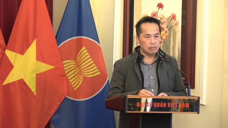 Phó Chủ tịch Quốc hội, Thượng tướng Trần Quang Phương gặp gỡ đại diện cộng đồng người Việt Nam tại Ba Lan