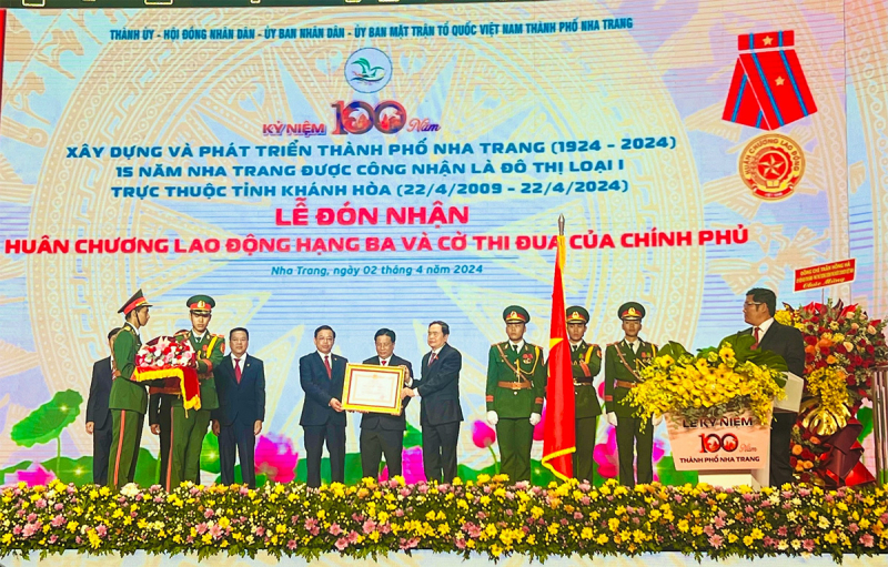 Phó Chủ tịch Thường trực Quốc hội Trần Thanh Mẫn dự Lễ kỷ niệm 100 năm xây dựng và phát triển thành phố Nha Trang, Khánh Hòa -0