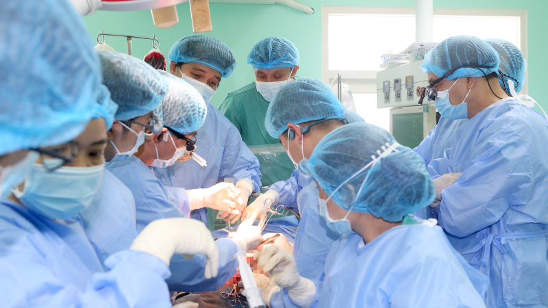 Bệnh viện Trung ương Huế xác lập kỷ lục ghép tạng xuyên Việt trong 48 giờ -0