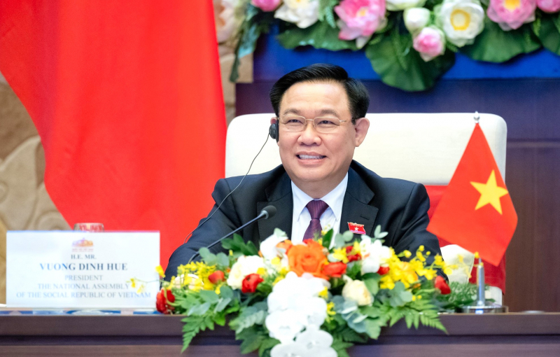Chủ tịch Quốc hội Vương Đình Huệ điện đàm trực tuyến với Chủ tịch Thượng viện Campuchia -0
