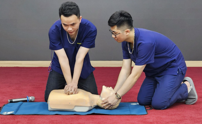Bác sĩ Bệnh viện Bạch Mai hướng dẫn kỹ năng sơ cứu tai nạn thường gặp mọi người nên biết -0