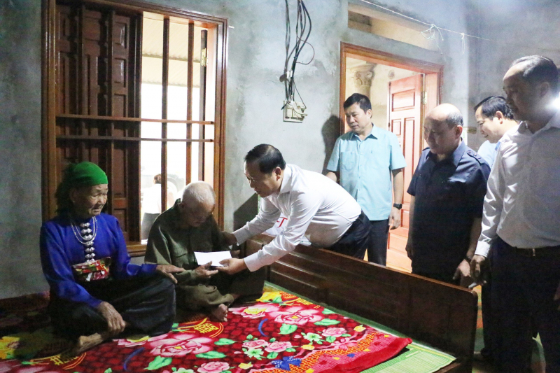 Hoà Bình: Bí thư Tỉnh uỷ thăm và làm việc tại xã Đồng Ruộng, huyện Đà Bắc -0