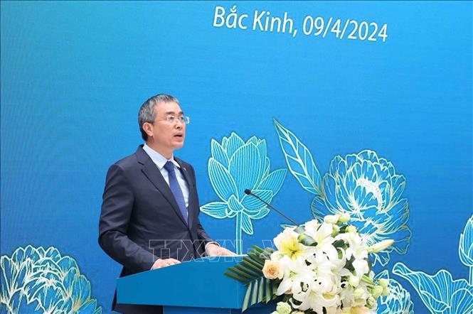 Chủ tịch Quốc hội Vương Đình Huệ dự Lễ kỷ niệm 30 năm đường bay Việt Nam - Trung Quốc của Vietnam Airline -0