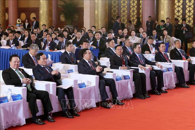 Chủ tịch Quốc hội Vương Đình Huệ dự Tọa đàm về cải cách doanh nghiệp nhà nước Việt Nam - Trung Quốc