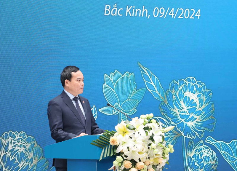 Chủ tịch Quốc hội Vương Đình Huệ dự Lễ kỷ niệm 30 năm đường bay Việt Nam - Trung Quốc của Vietnam Airlines -0