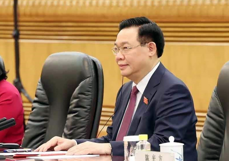 Chủ tịch Quốc hội Vương Đình Huệ thăm chính thức nước Cộng hòa Nhân dân Trung Hoa -1