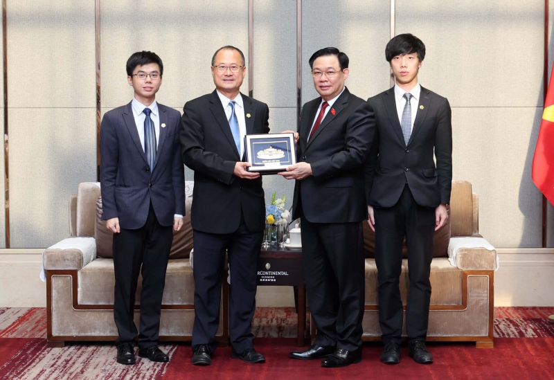 Chủ tịch Quốc hội Vương Đình Huệ tiếp lãnh đạo một số tập đoàn Trung Quốc tại tỉnh Vân Nam -0