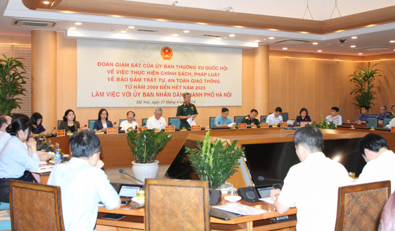 Đoàn giám sát của Ủy ban Thường vụ Quốc hội làm việc với UBND TP. Hà Nội