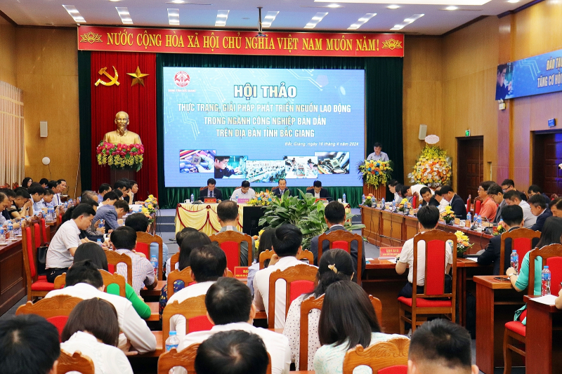 Bắc Giang: Phát triển nguồn lao động trong ngành công nghiệp bán dẫn -0