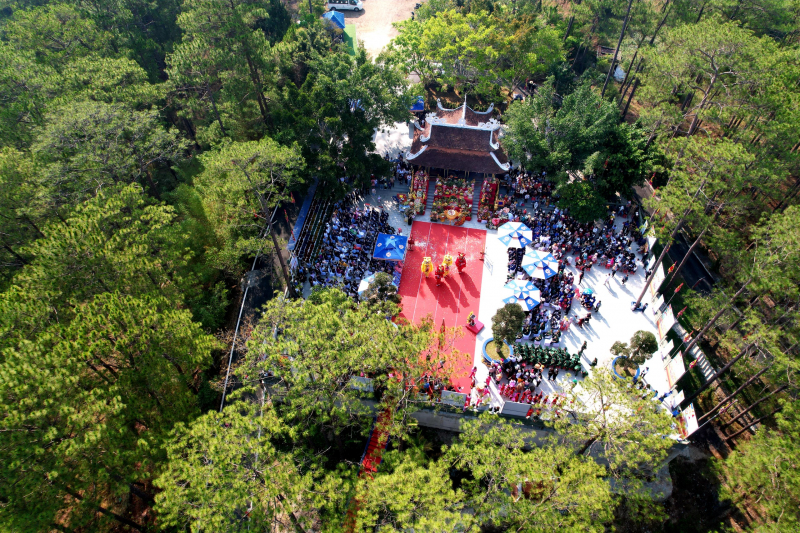 Lâm Đồng: Linh thiêng lễ giỗ Tổ tại quần thể di tích Đền Hùng trên núi Phượng Hoàng -0