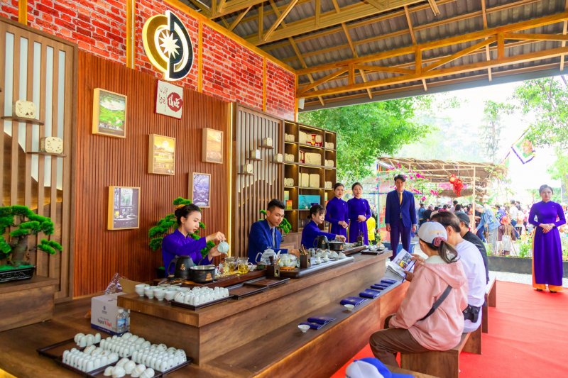 Lâm Đồng: Linh thiêng lễ giỗ Tổ tại quần thể di tích Đền Hùng trên núi Phượng Hoàng -0