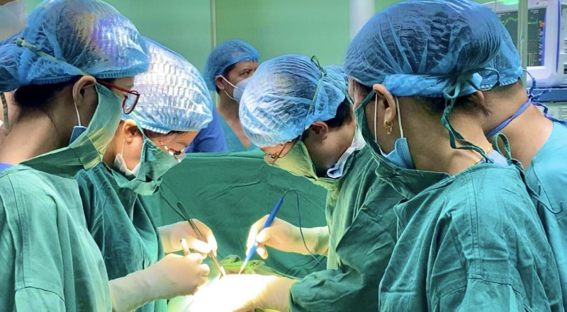 Bệnh viện Tim Hà Nội và Bệnh viện Phụ sản Trung ương phối hợp mổ lấy thai cho ca bệnh đặc biệt -0
