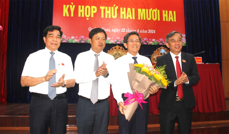Oing Trần Nam Hưng được bầu làm Phó Chủ tịch UBND tỉnh Quảng Nam. -0