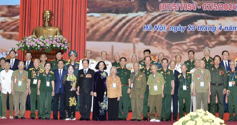 Lãnh đạo Đảng, Nhà nước gặp mặt cựu chiến binh, cựu thanh niên xung phong tham gia Chiến dịch Điện Biên Phủ -3
