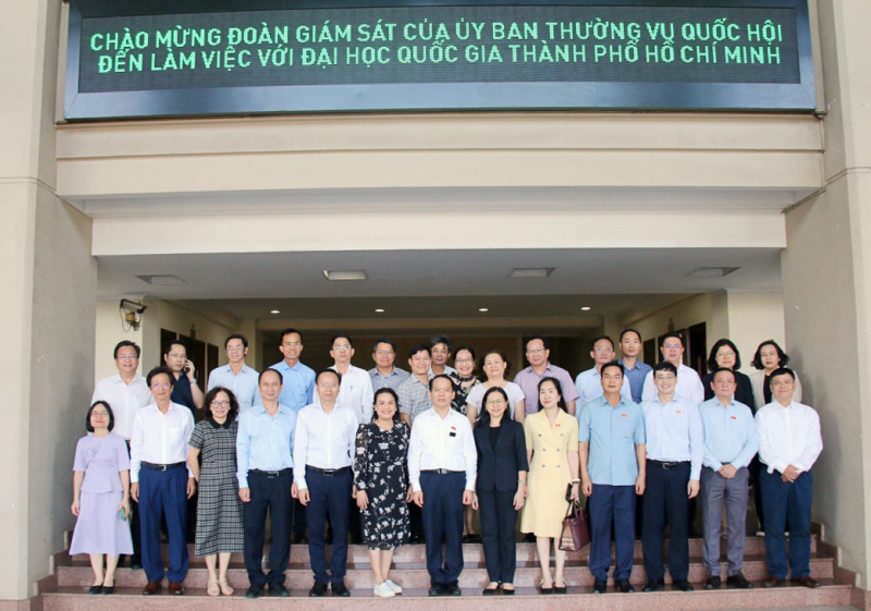 Đoàn giám sát của Ủy ban Thường vụ Quốc hội về đơn vị sự nghiệp công lập làm việc với Đại học Quốc gia TP. Hồ Chí Minh -0