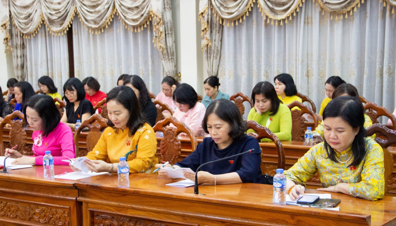 Nhóm nữ ĐBQH Việt Nam hội đàm với Nhóm nữ ĐBQH Lào -0