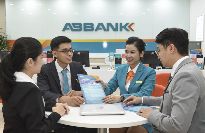 ABBank tăng đầu tư phát triển công nghệ, số lượng giao dịch online tăng mạnh trong quý I/2024 -0