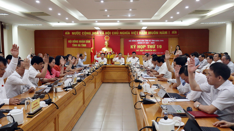 Hà Tĩnh: HĐND tỉnh thông qua 13 nghị quyết tại Kỳ họp thứ 19 -0