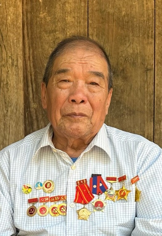 Ông Vàng A Thào, dân tộc Mông, năm nay 93 tuổi, vẫn nhớ những ngày tiếp nhận lương thực, thực phẩm cho chiến dịch Điện Biên Phủ