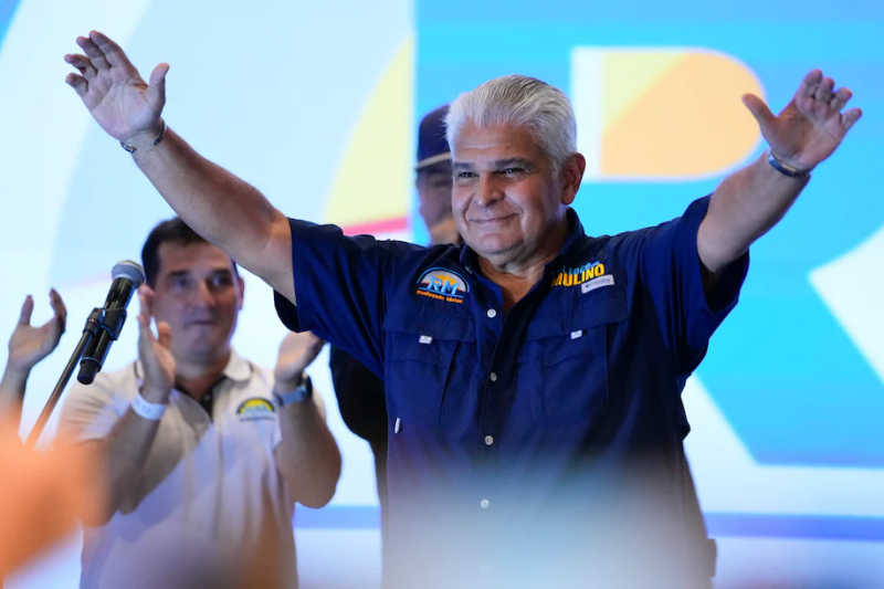 Ứng cử viên Tổng thống José Raúl Mulino ăn mừng chiến thắng hôm 6.5. Ảnh: AP