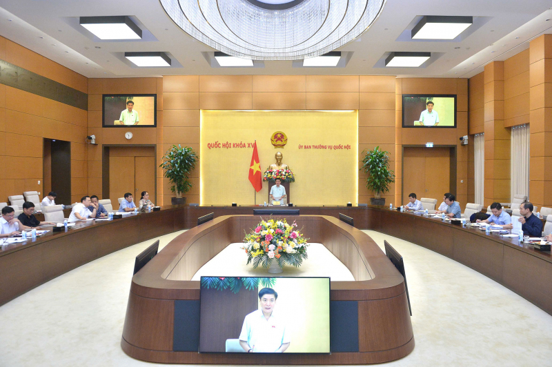 Tổng Thư ký Quốc hội, Chủ nhiệm Văn phòng Quốc hội Bùi Văn Cường chủ trì họp giao ban giữa Lãnh đạo Văn phòng Quốc hội với các vụ, đơn vị -0