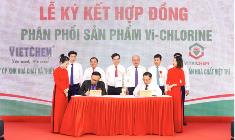 Gắn biển công trình chào mừng 55 năm ngày truyền thống Ngành Hoá chất Việt Nam -0