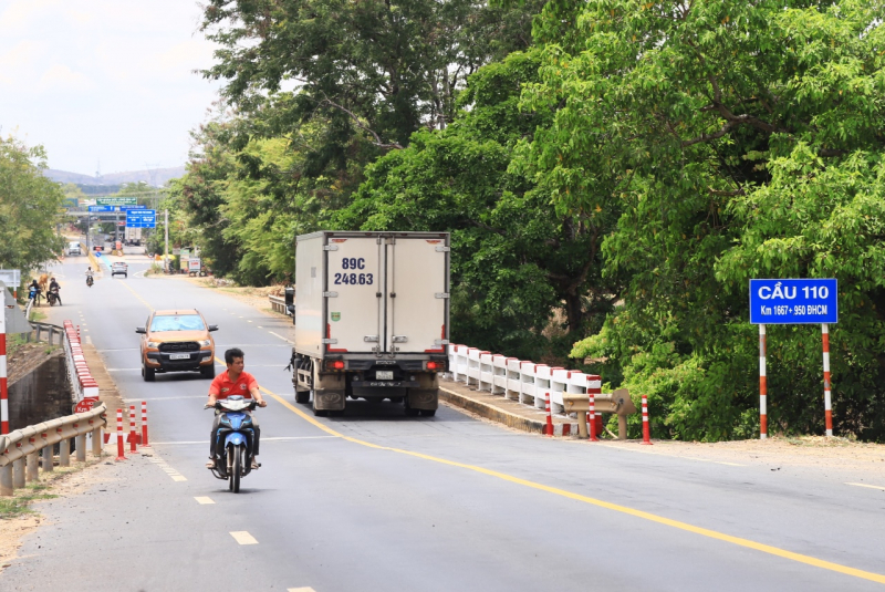 Hình ảnh cầu 110 huyết mạch nối Đắk Lắk - Gia Lai “đắp chiếu”, dân mòn mỏi chờ đền bù -2