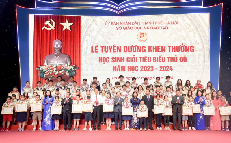 Hà Nội Tuyên dương 820 học sinh giỏi tiêu biểu Thủ đô năm học 2023 – 2024 -4