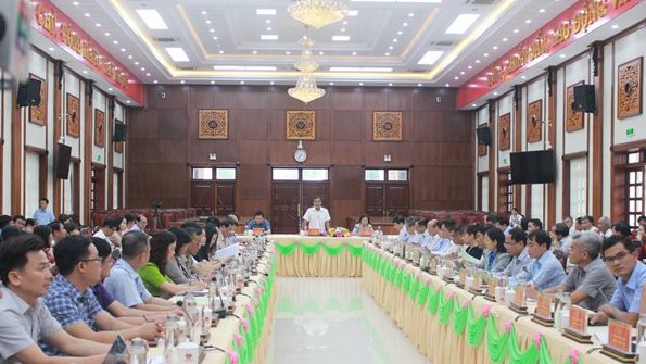 Quang cảnh Hội nghị đối thoại giữa Thường trực HĐND tỉnh Gia Lai với cán bộ lãnh đạo, quản lý và viên chức ngành giáo dục trên địa bàn tỉnh Gia Lai - ẢNH MAI LÝ